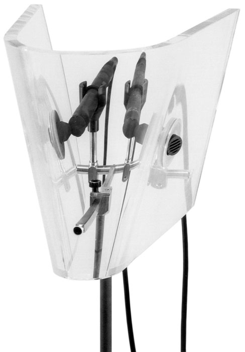 Abb 1.e 1985, „Clara“, (Prof. Peters) /9/ Plexiglas, schiffsbugähnlich gebogene Platte, durch deren Seiten Druckempfänger von innen knapp herausschauen